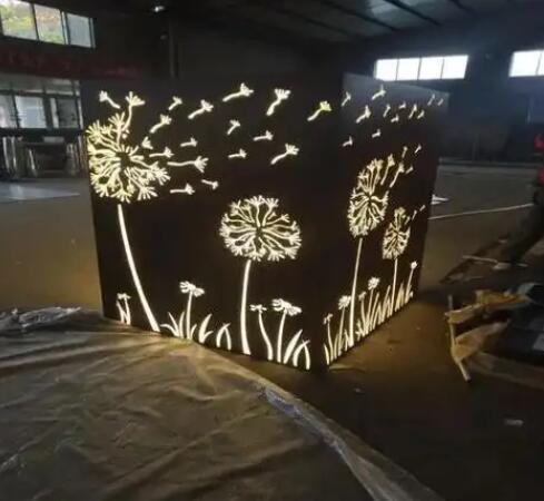 日土耐候钢灯箱